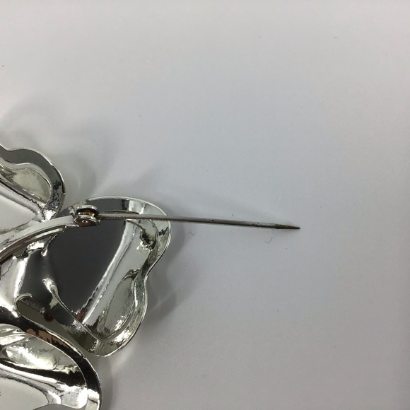 Vintage Flower Brooch and Clip-On Earring Set - Picture 10 of 16